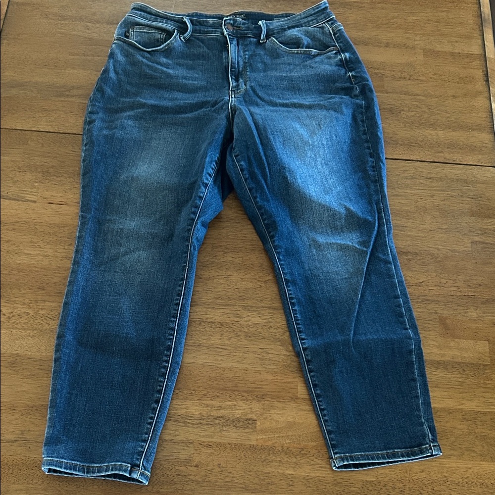 Judy Blue Medium Wash Straight Leg Jeans